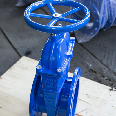 Όλκιή σιδήρου GGG50 πυλών βαλβίδων DN250 QT450 χεριών βαλβίδα πυλών ροδών χρησιμοποιημένη